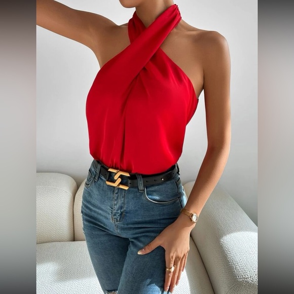 Red twist front halter top - Picture 6 of 6